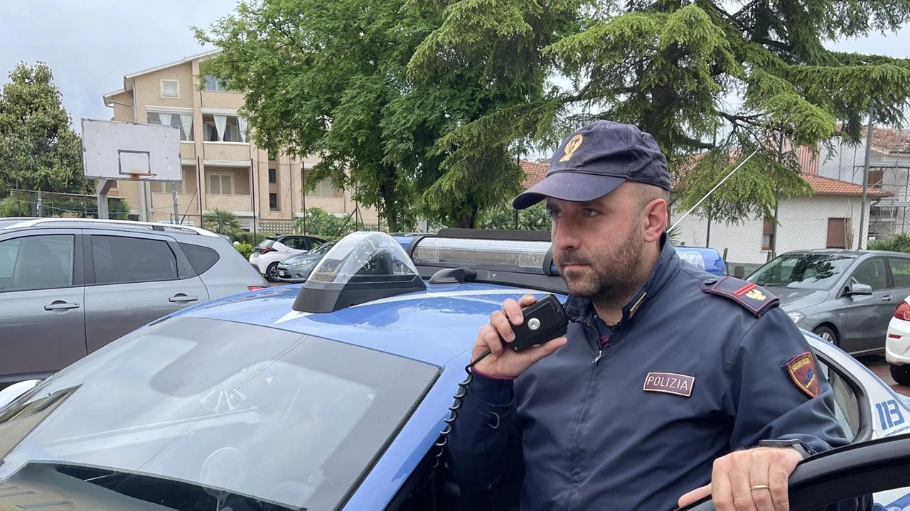 Si intensificano i controlli della polizia: identificate 200 persone