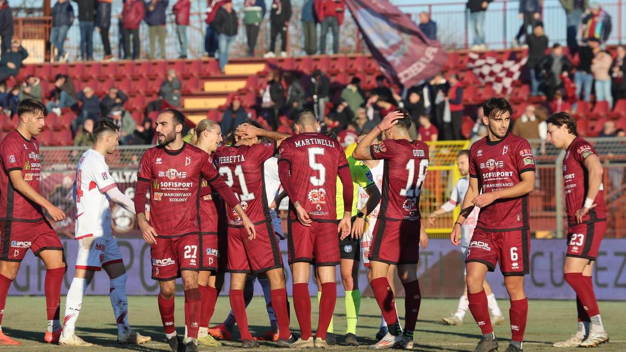 Il Pontedera verso la nuova stagione (foto Bongianni/Germogli) Il Pontedera verso la nuova stagione (foto Bongianni/Germogli)