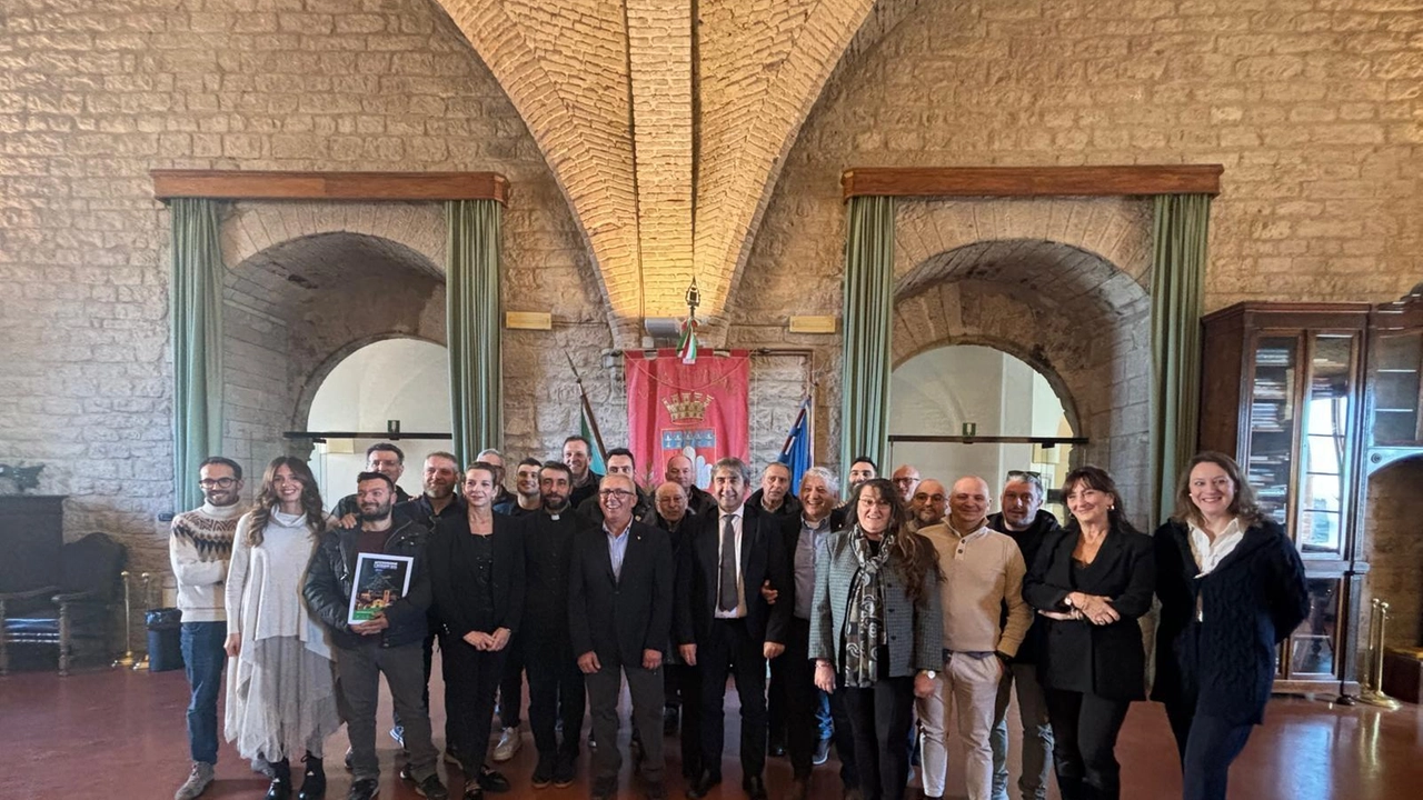 La presentazione della cerimonia di accensione dell’albero di Gubbio La presentazione della cerimonia di accensione dell’albero di Gubbio