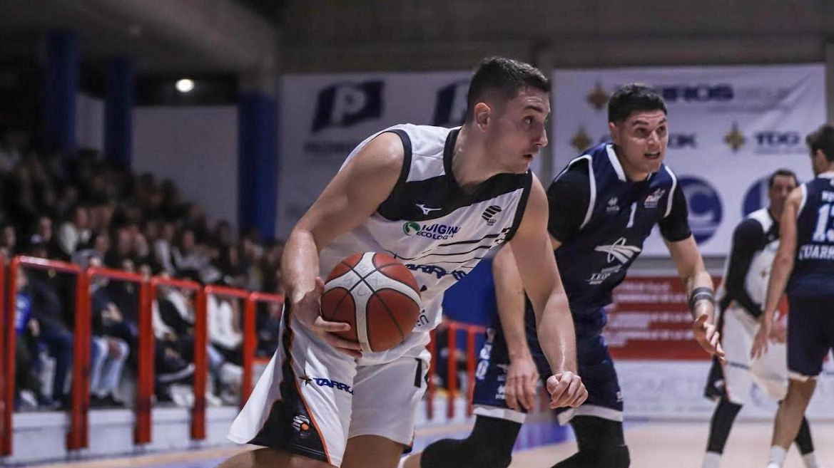 La Virtus annuncia l'acquisto di Francesco Morciano, top player per il prossimo campionato di basket. La Virtus annuncia l'acquisto di Francesco Morciano, top player per il prossimo campionato di basket.
