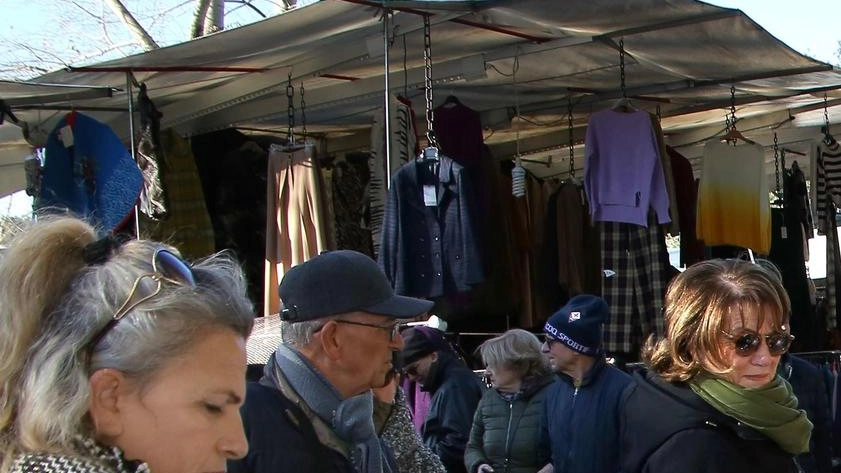 Festa oggi dalle 15 alle 20 in via Ferrucci con l’iniziativa "Aspettando il Dolce Natale", organizzata dal gruppo di commercianti... Festa oggi dalle 15 alle 20 in via Ferrucci con l’iniziativa "Aspettando il Dolce Natale", organizzata dal gruppo di commercianti...