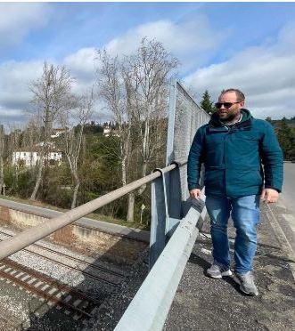 https://www.lanazione.it/image-service/view/acePublic/alias/contentid/YmFmYzU4NWQtOTVjZS00/0/il-punto-sul-raddoppio-ferroviario-a-grandi-passi-verso-la-commissione.jpeg