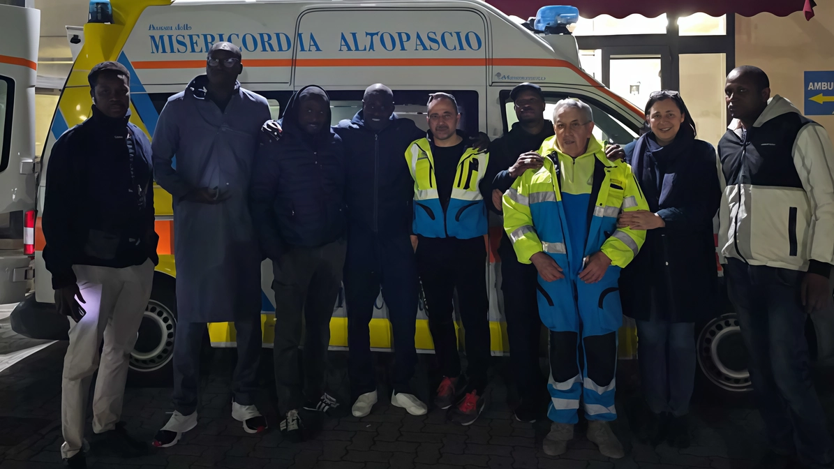 Il mezzo della Misericordia di Altopascio donato alla comunità del Sengal Il mezzo della Misericordia di Altopascio donato alla comunità del Sengal