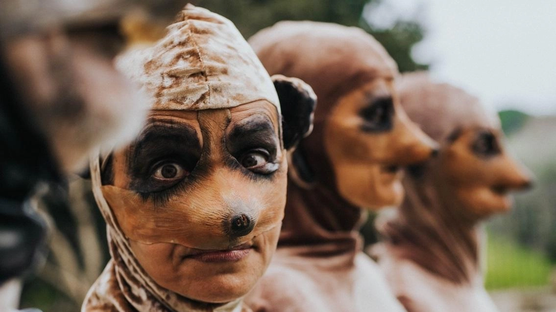 Da venerdì al 23 marzo (ore 20,45, domenica 16,45) al Teatro Lumière, la compagnia ’I Pinguini Theater’ porta in... Da venerdì al 23 marzo (ore 20,45, domenica 16,45) al Teatro Lumière, la compagnia ’I Pinguini Theater’ porta in...