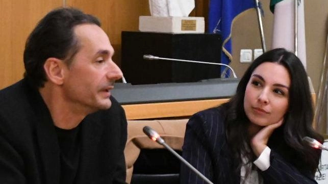 Umberto Martini, giornalista Rai Sport, condivide la sua esperienza e riflessioni sulla carriera con gli studenti a Massa. Umberto Martini, giornalista Rai Sport, condivide la sua esperienza e riflessioni sulla carriera con gli studenti a Massa.