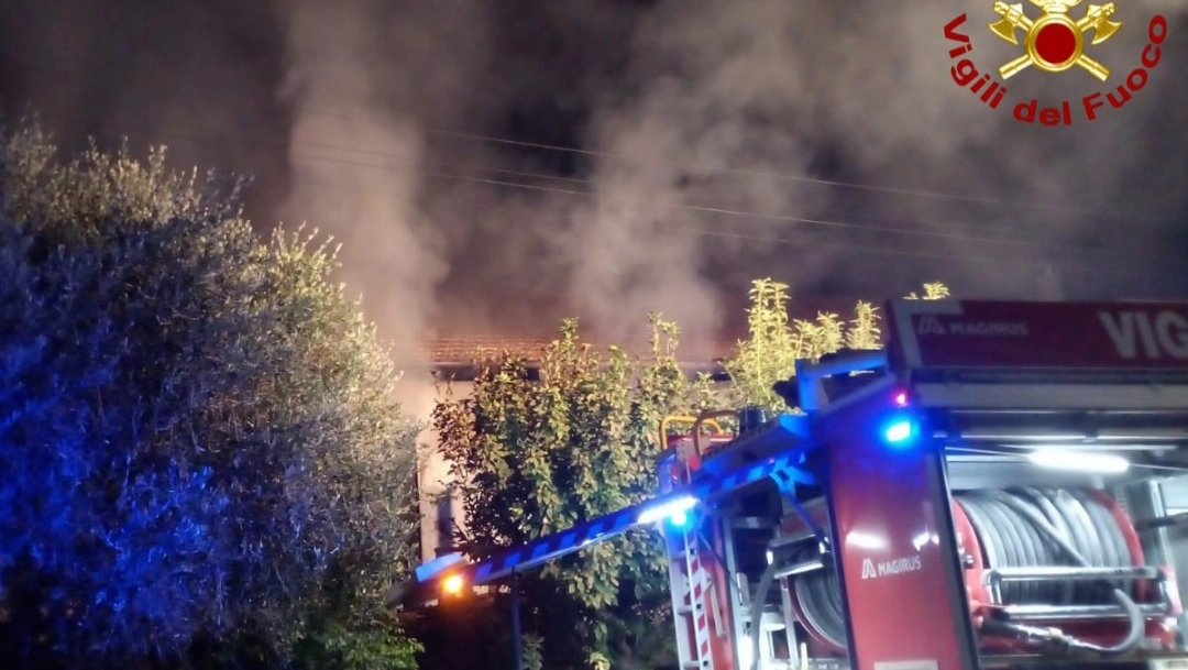 L'intervento dei vigili del fuoco a Narni L'intervento dei vigili del fuoco a Narni