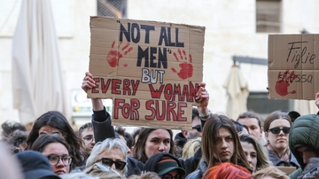 Foto rubate e pubblicate sul web, la cancellazione è lontana. Si va verso l’apertura di indagini in tutta Italia