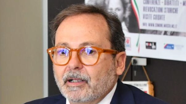Il sindaco Francesco Persiani Il sindaco Francesco Persiani