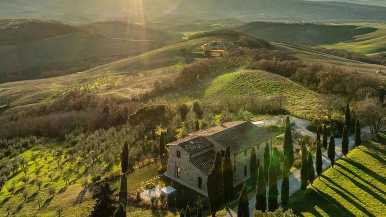 Carratelli Holding legge il mercato delle compravendite nel sud senese. Le fasce di prezzo più richieste vanno dagli 80mila ai 300mila euro per i casali. Carratelli Holding legge il mercato delle compravendite nel sud senese. Le fasce di prezzo più richieste vanno dagli 80mila ai 300mila euro per i casali.