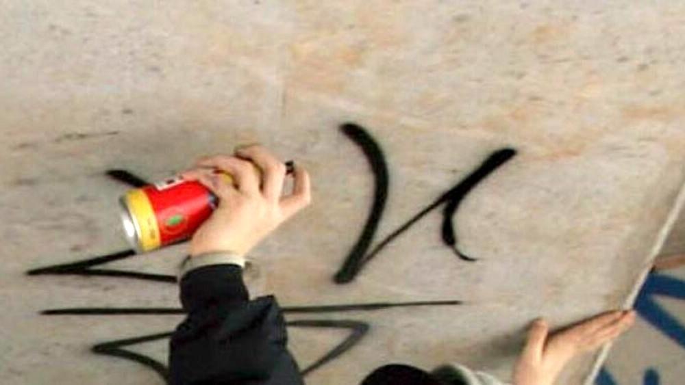 Scritte centro da Lanazione.it scritte in centro contro i movimenti di destra la digos segnala alcuni giovani