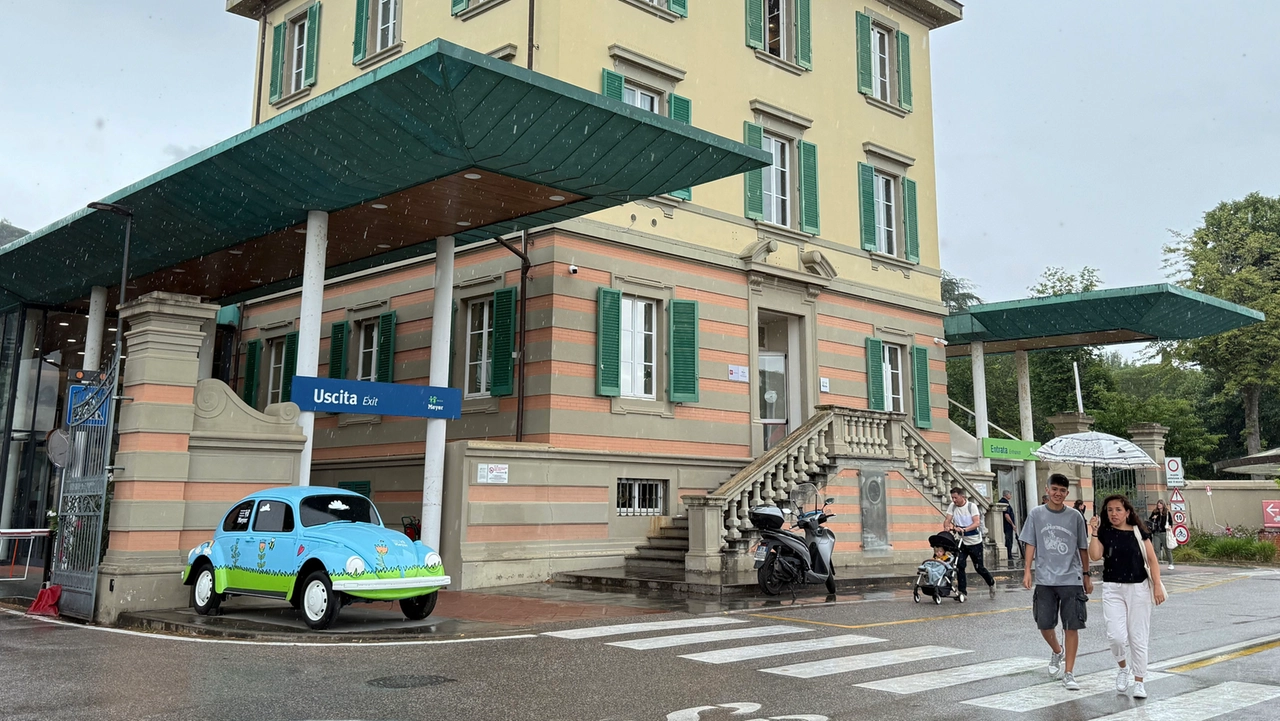 L'esterno dell'ospedale Meyer di Firenze (Foto di repertorio)