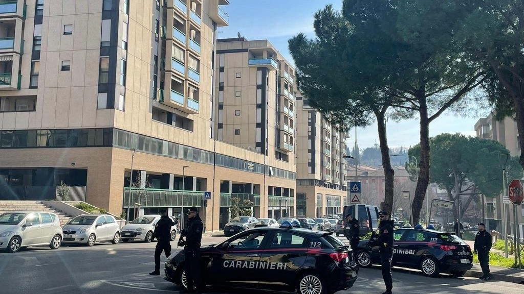A Fontivegge è arrivata la squadra di intervento operativo dei Carabinieri (S.I.O.) A Fontivegge è arrivata la squadra di intervento operativo dei Carabinieri (S.I.O.)