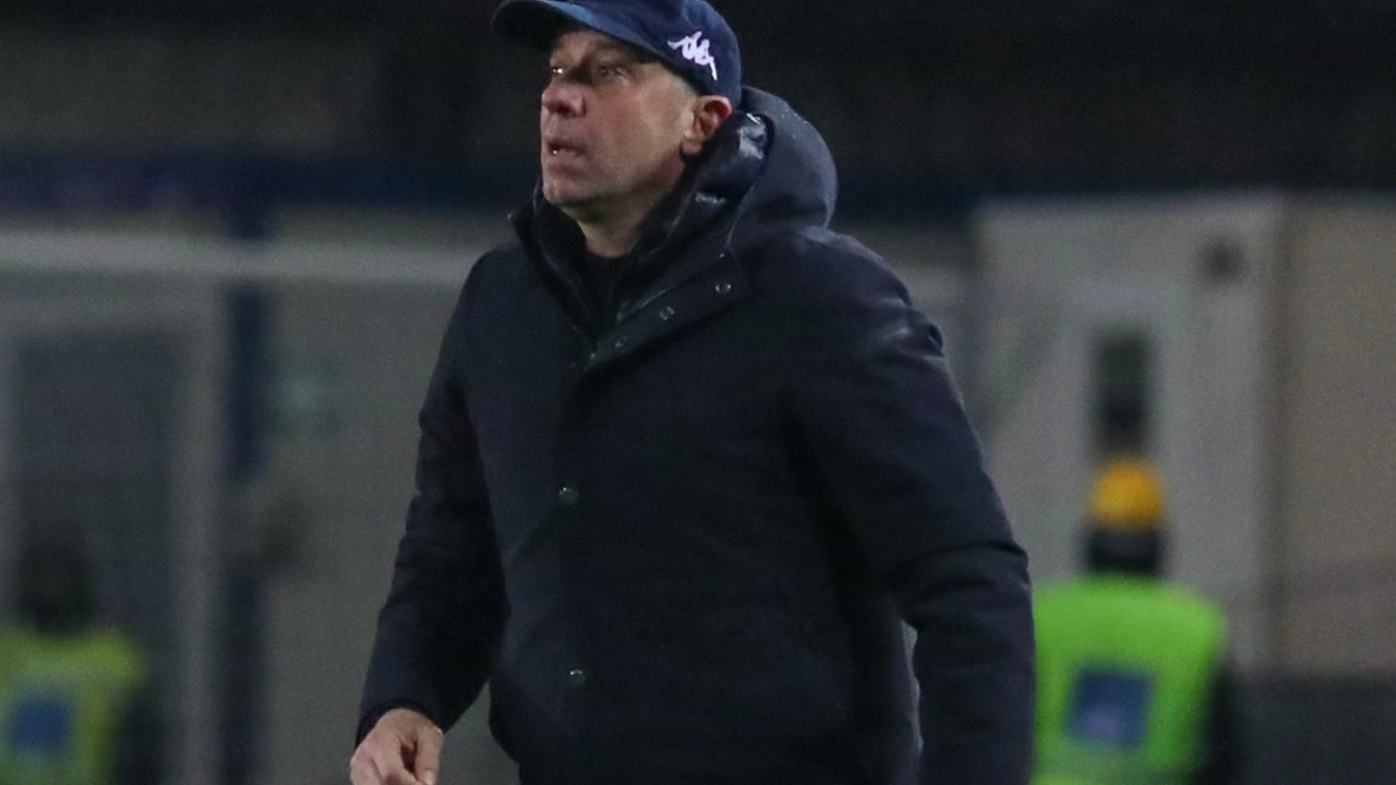 Il tecnico dell’Empoli ha preparato le strategie per la partita di oggi a Udine dove mancano all’appello numerosi giocatori infortunati Il tecnico dell’Empoli ha preparato le strategie per la partita di oggi a Udine dove mancano all’appello numerosi giocatori infortunati