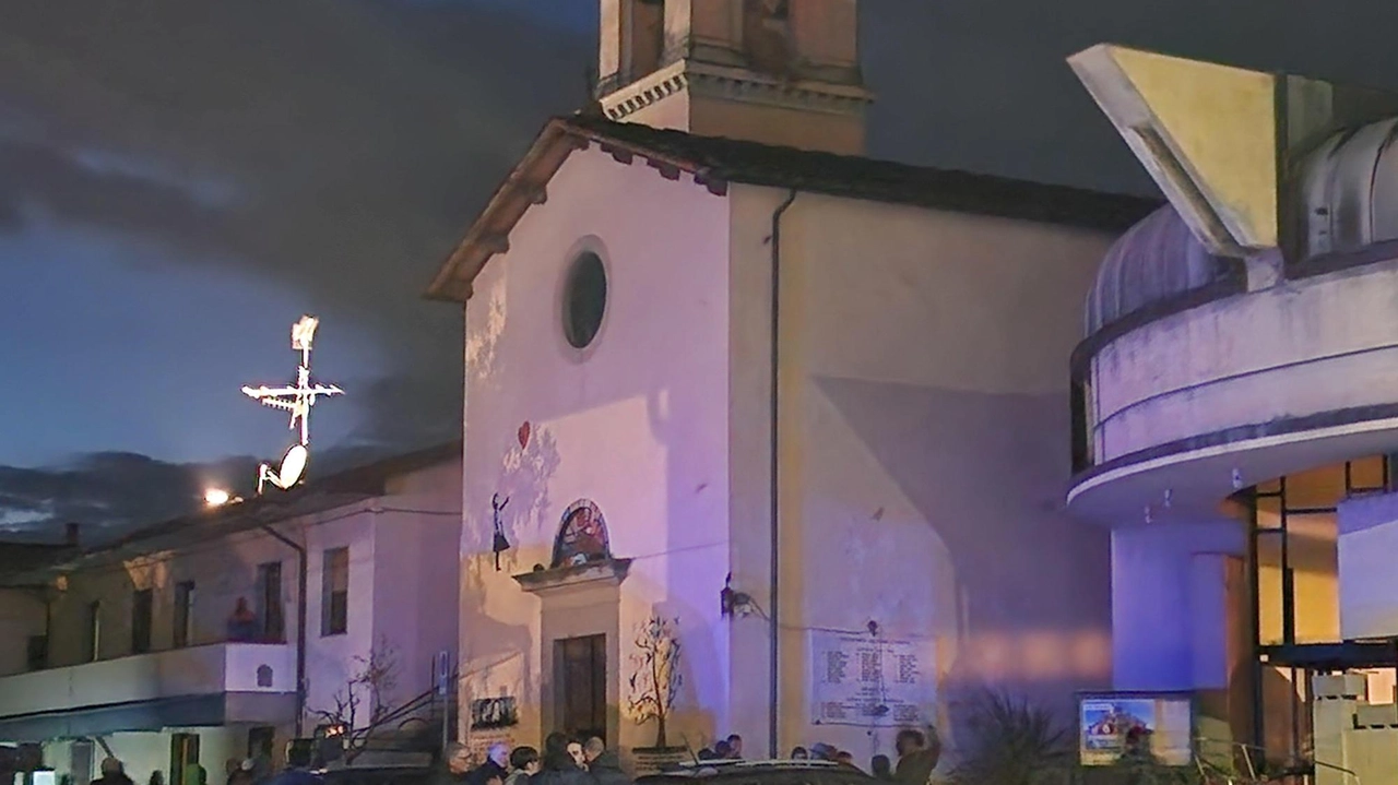 Le operazioni di trasferimento dei primi migranti da Vicofaro Le operazioni di trasferimento dei primi migranti da Vicofaro