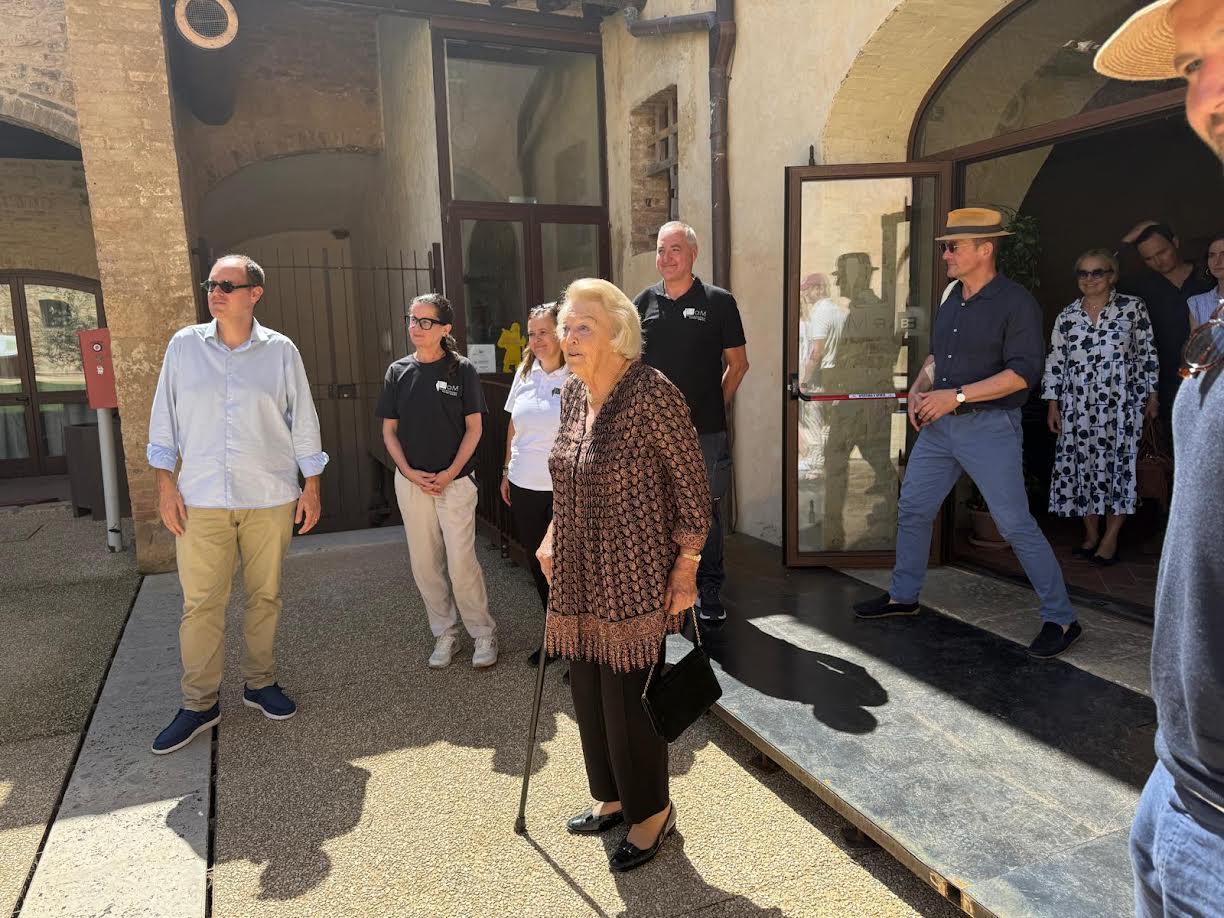 Visita a sorpresa della regina d’Olanda a Monteriggioni