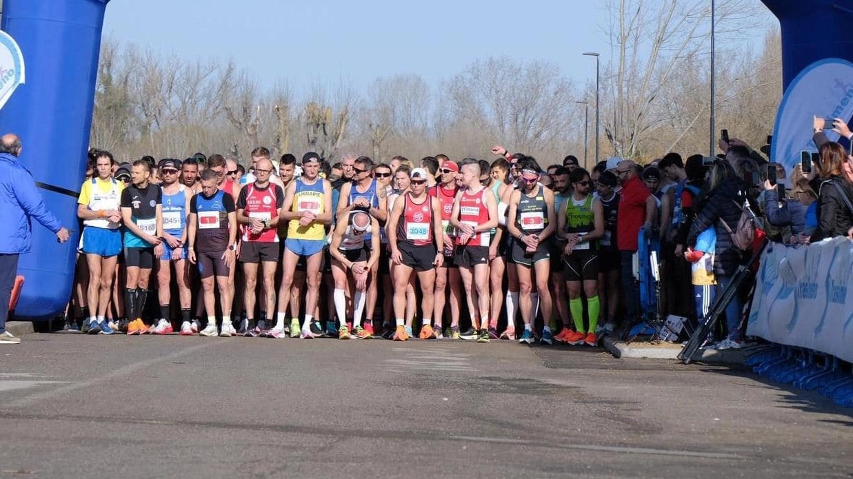 Grande attesa per la Strasimeno: una manifestazione che mette insieme la passione per la corsa e la camminata all’ambiente meraviglioso offerto dal lago Trasimeno Grande attesa per la Strasimeno: una manifestazione che mette insieme la passione per la corsa e la camminata all’ambiente meraviglioso offerto dal lago Trasimeno