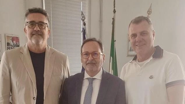 L’assessore allo Sport Acerbo, il sindaco Persiani e il presidente della Massese Gerini L’assessore allo Sport Acerbo, il sindaco Persiani e il presidente della Massese Gerini