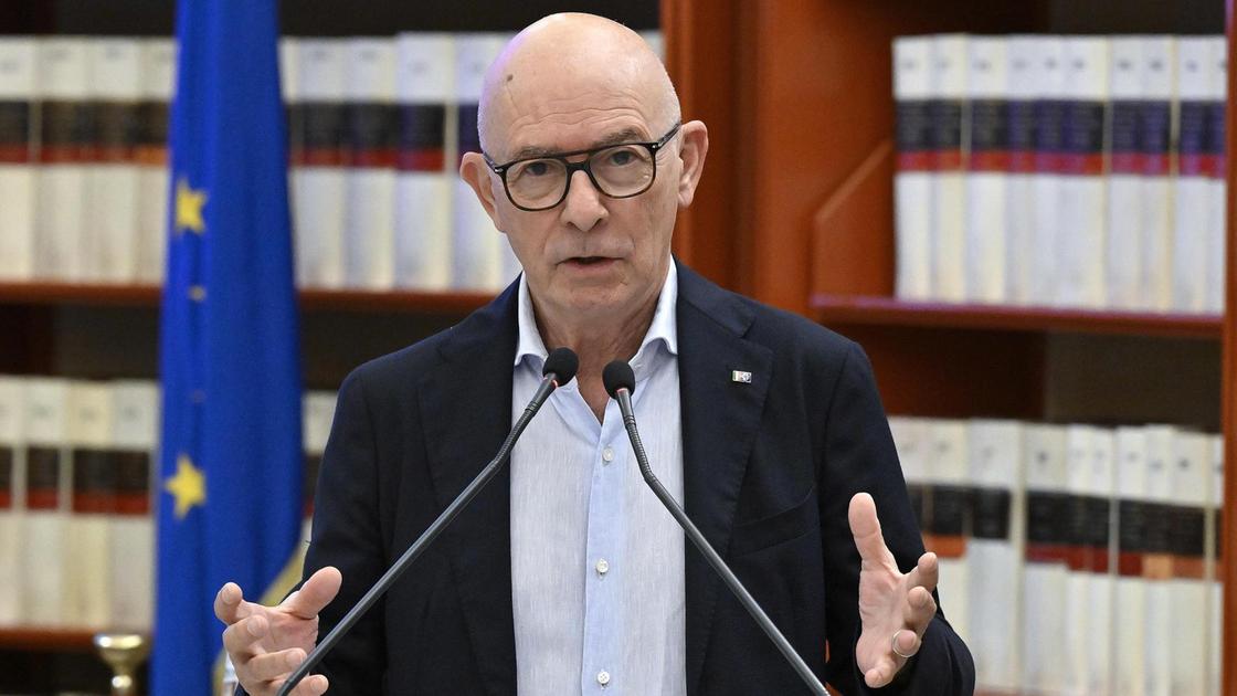 https://www.lanazione.it/image-service/view/acePublic/alias/contentid/YmM3ZGZjYWEtMTI5Ny00/0/le-sfide-dellindustria-e-il-motore-delleconomia-ma-servono-delle-riforme.jpeg?f=16:9&w=1200&h=630
