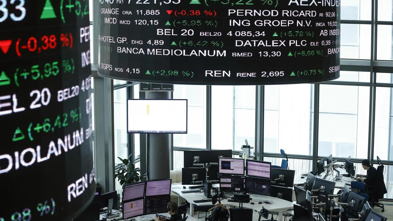 Spread tra Francia e Italia sopra gli 11 punti. Corre Moncler
