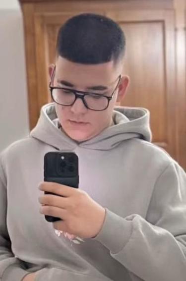 L’ultimo saluto ad Alessandro, una benedizione con la famiglia. Lo strazio dopo lo schianto