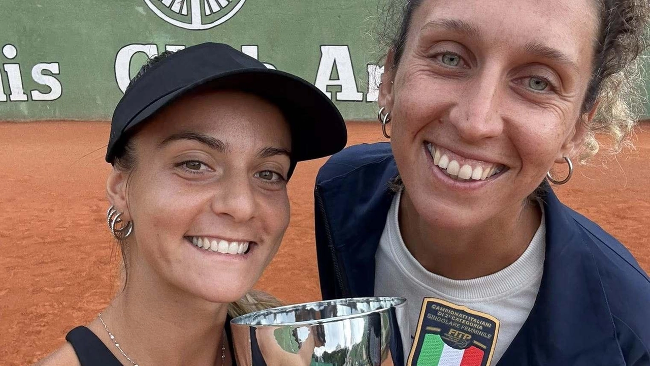 Angelica Raggi vince il titolo italiano di seconda categoria femminile. La tennista ternana ha sconfitto in finale, ad Ancona, 6-1... Angelica Raggi vince il titolo italiano di seconda categoria femminile. La tennista ternana ha sconfitto in finale, ad Ancona, 6-1...