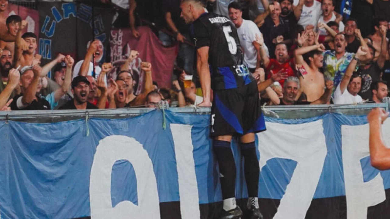 Il giocatore chiancianese mentre esulta dopo aver siglato la rete del pareggio durante il derby tosco-ligure nella prima giornata di campionato Il giocatore chiancianese mentre esulta dopo aver siglato la rete del pareggio durante il derby tosco-ligure nella prima giornata di campionato