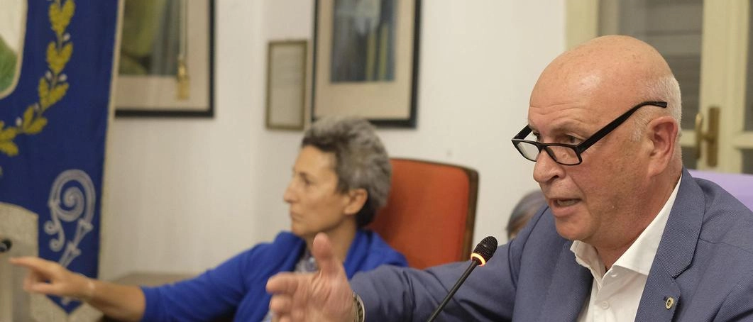I cittadini del ’No 5G’ in consiglio. Il sindaco: "Sono dalla vostra parte"