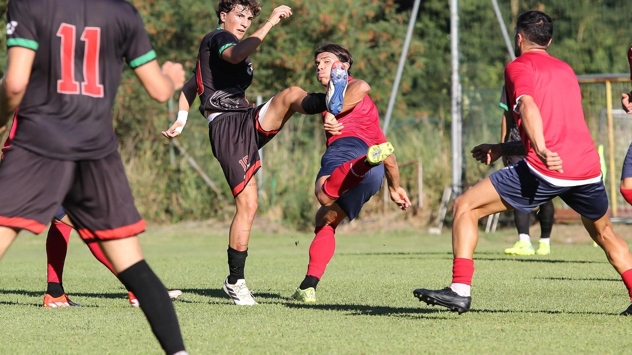Contro la Pontevecchio, neopromossa in Eccellenza, la prima amichevole italiana. In tanti allo stadio per l’undici di Cangelosi Contro la Pontevecchio, neopromossa in Eccellenza, la prima amichevole italiana. In tanti allo stadio per l’undici di Cangelosi