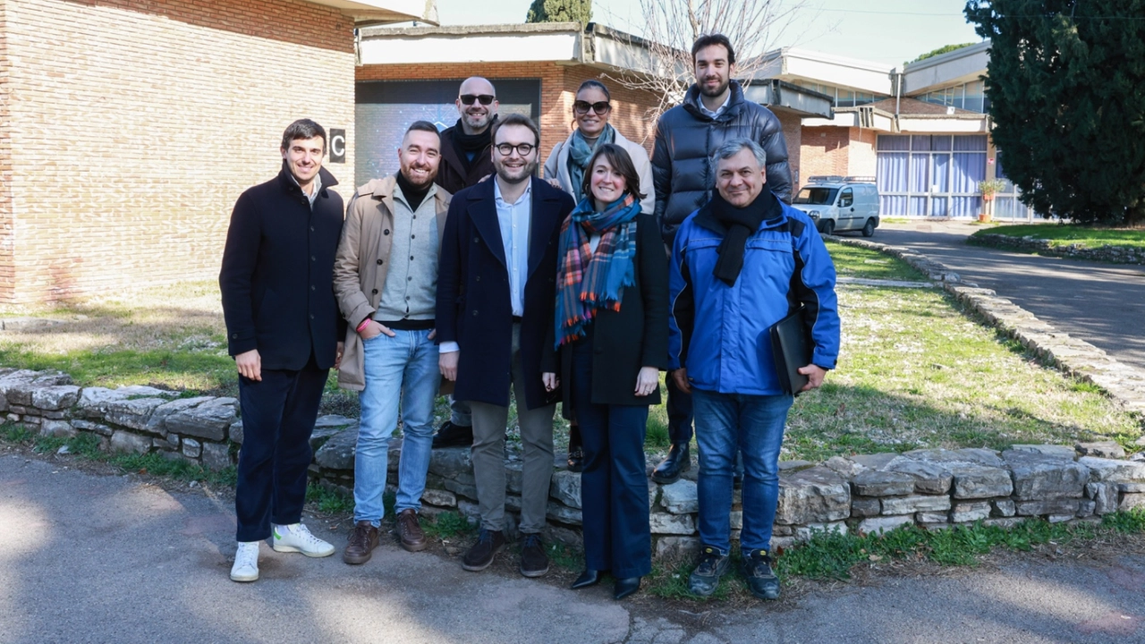 Foto di gruppo all'inaugurazione del cantiere per il nuovo teatro di Empoli Foto di gruppo all'inaugurazione del cantiere per il nuovo teatro di Empoli