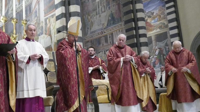 Don Carlo Bergamaschi, parroco di San Martino a Coiano: "Dobbiamo aprirci agli altri". L’esperienza del diacono Stefano Giacomelli messa in comune con un gruppo senza età. Don Carlo Bergamaschi, parroco di San Martino a Coiano: "Dobbiamo aprirci agli altri". L’esperienza del diacono Stefano Giacomelli messa in comune con un gruppo senza età.