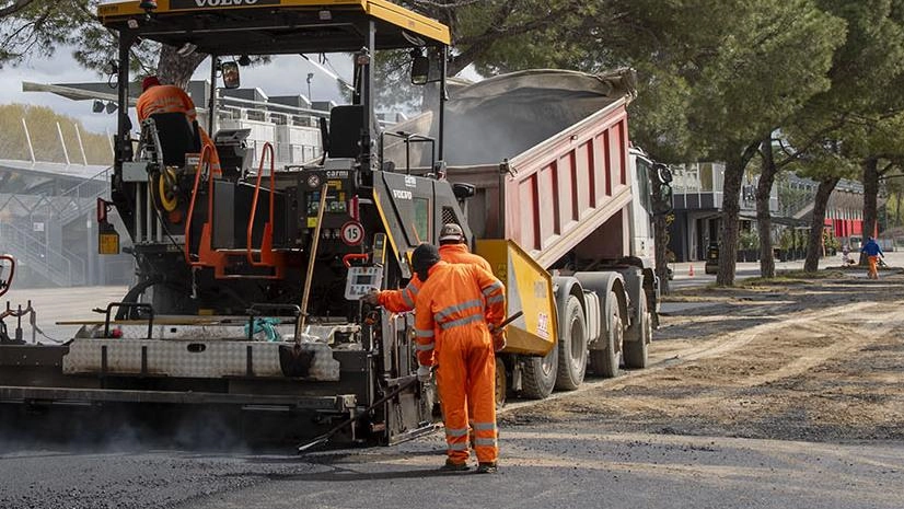 Ecco le venticinque strade provinciali percorse da più di 3 milioni di auto o camion ogni anno. Asfalto fonoassorbente per mitigare i danni, ma solo quando sarà necessario sistemare i tratti. Ecco le venticinque strade provinciali percorse da più di 3 milioni di auto o camion ogni anno. Asfalto fonoassorbente per mitigare i danni, ma solo quando sarà necessario sistemare i tratti.
