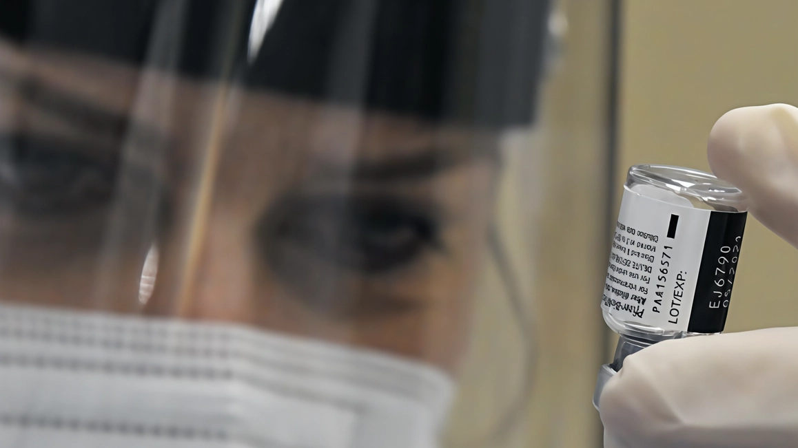 A Arezzo, i medici di famiglia si preparano per la campagna vaccinale contro l'influenza, anticipando per proteggere dalla possibile complicanza con il Covid. Si organizzeranno per reperire le dosi e immunizzare la popolazione fragili e malati cronici prima del resto. A Arezzo, i medici di famiglia si preparano per la campagna vaccinale contro l'influenza, anticipando per proteggere dalla possibile complicanza con il Covid. Si organizzeranno per reperire le dosi e immunizzare la popolazione fragili e malati cronici prima del resto.