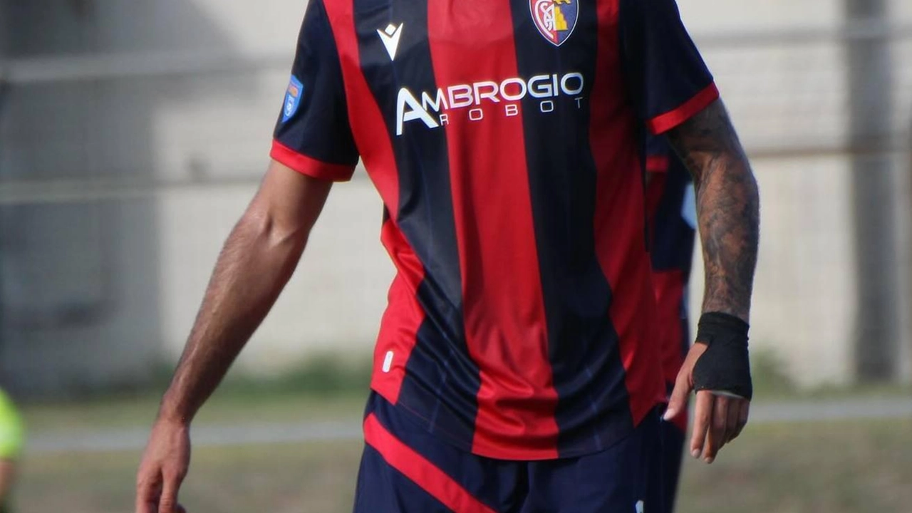 Il livornese Alberto Picchi, centrocampista nel Montevarchi, è pronipote di Armando,. che dà il nome allo stadio labronico dell’Ardenza