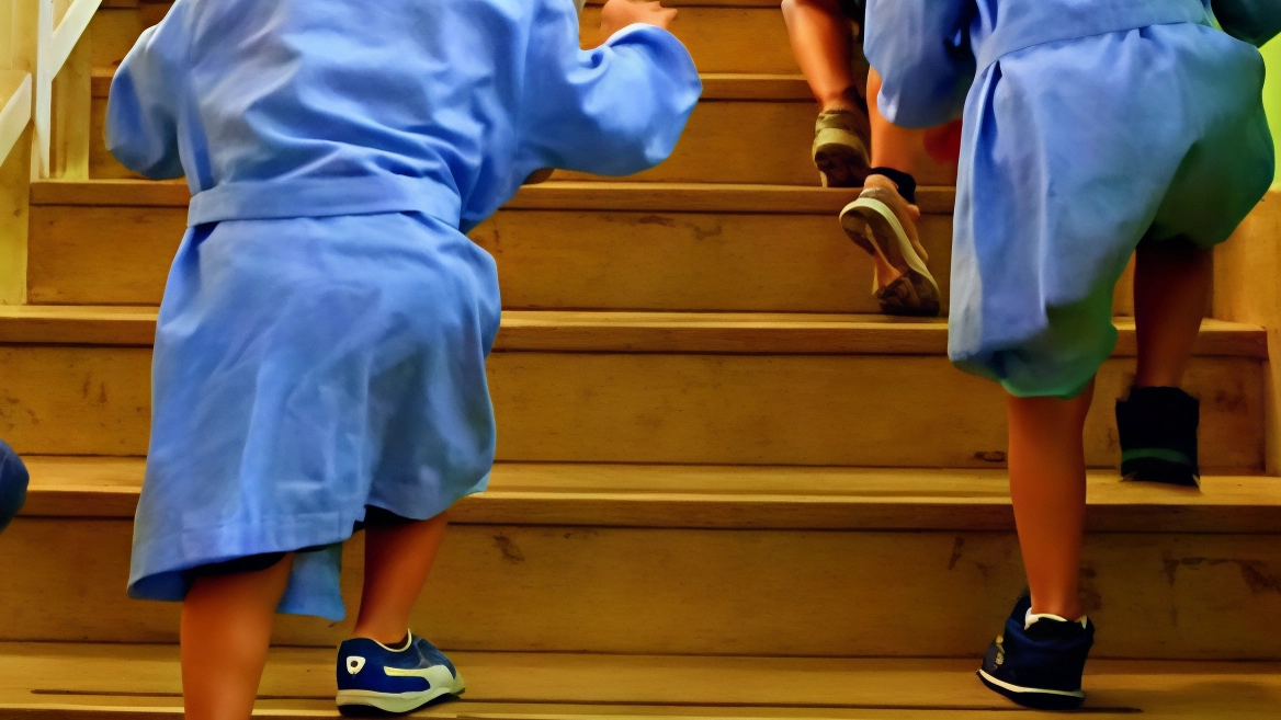 Bambini alla scuola materna Bambini alla scuola materna