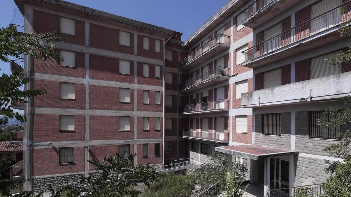 Il fabbricato di Vico Alto, vuoto da anni anche per le precarie condizioni statiche, è compreso nella convenzione tra Comune e Demanio Il fabbricato di Vico Alto, vuoto da anni anche per le precarie condizioni statiche, è compreso nella convenzione tra Comune e Demanio