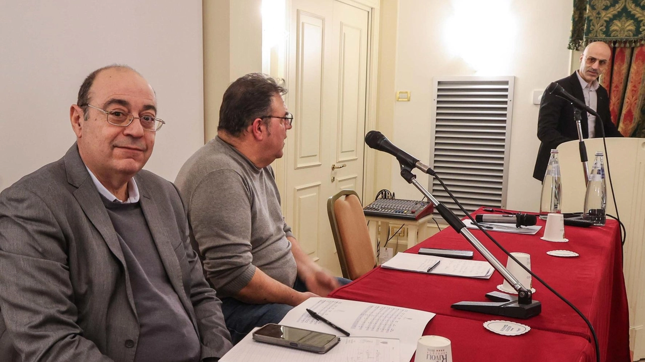 L’incontro dei comitati all’Hotel Adriatico sulla sicurezza In primo piano, l’ex vicequestore Sbenaglia L’incontro dei comitati all’Hotel Adriatico sulla sicurezza In primo piano, l’ex vicequestore Sbenaglia