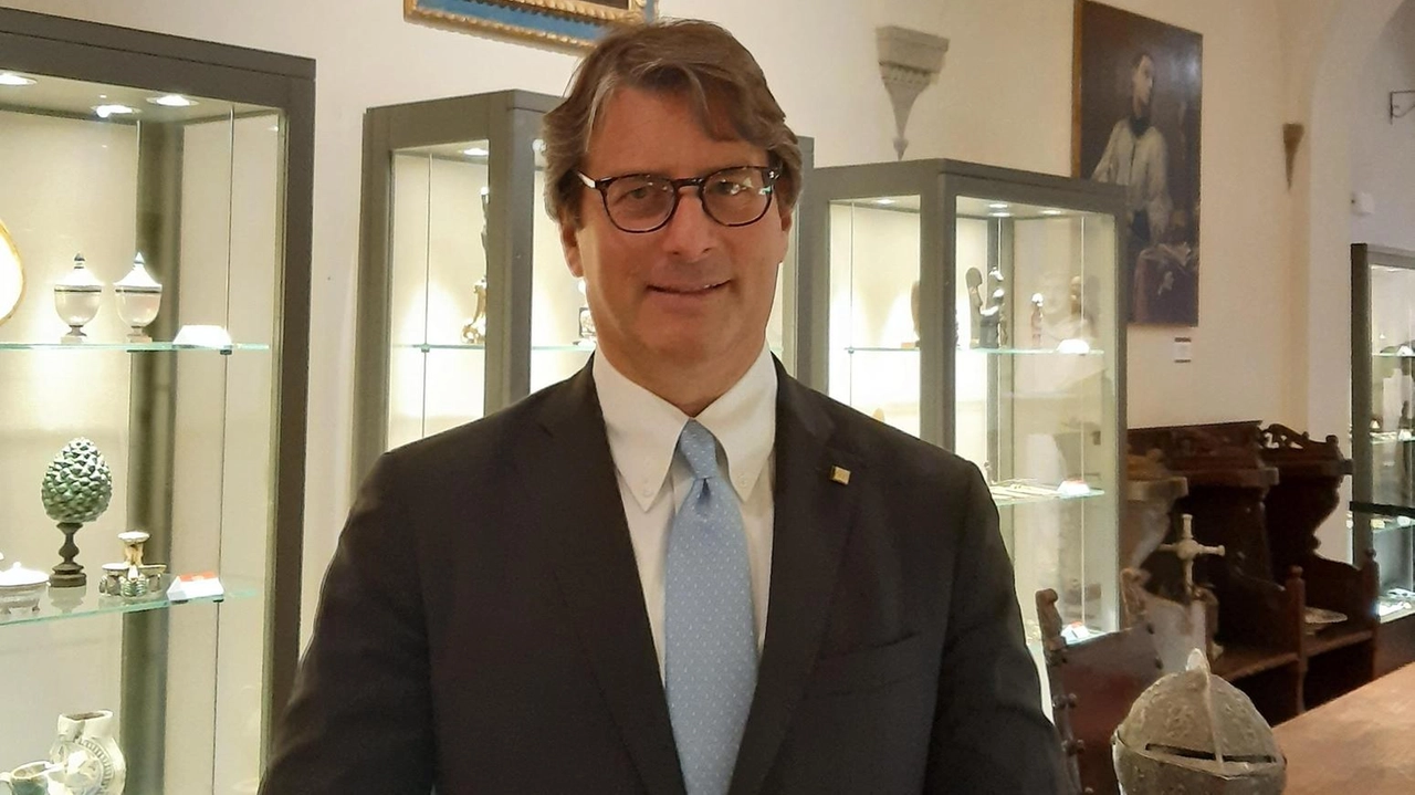 Stefano Barrese, responsabile della Banca dei Territori di Intesa Sanpaolo, in visita a Casa Bruschi