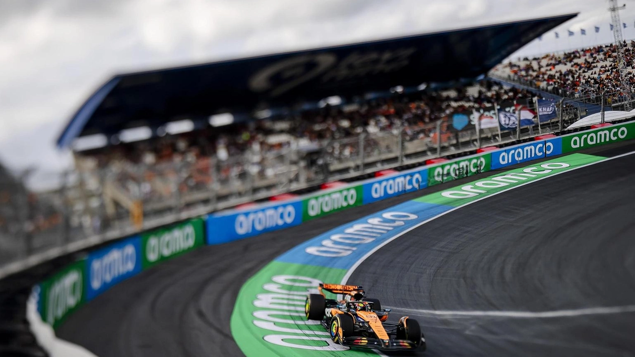 Parte settimo Hamilton, terza Red Bull Verstappen Parte settimo Hamilton, terza Red Bull Verstappen