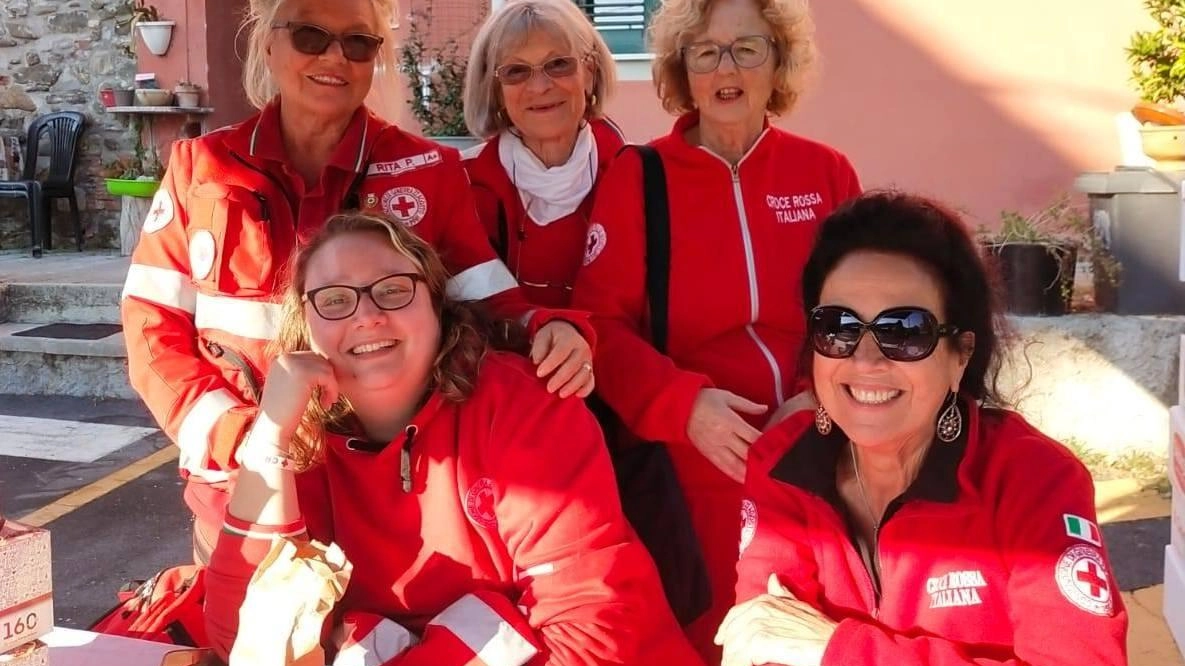 Alcune volontarie della Croce Rossa di Albiano Magra impegnate nel progetto dedicato ai bambini Alcune volontarie della Croce Rossa di Albiano Magra impegnate nel progetto dedicato ai bambini