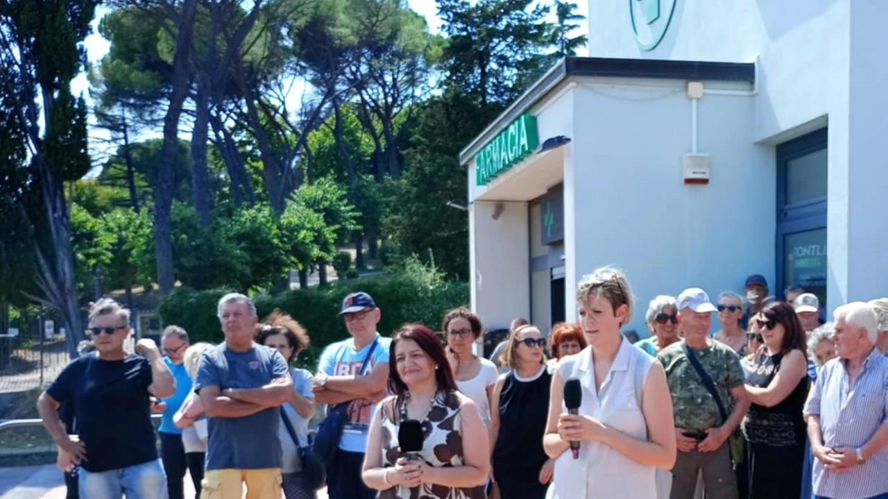 Oggi il sit in per il medico. Forse c’è un candidato per il bando dell’Asl