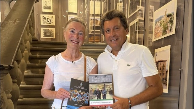 Tineke Wieringa con i sindaco Agnelli Tineke Wieringa con i sindaco Agnelli