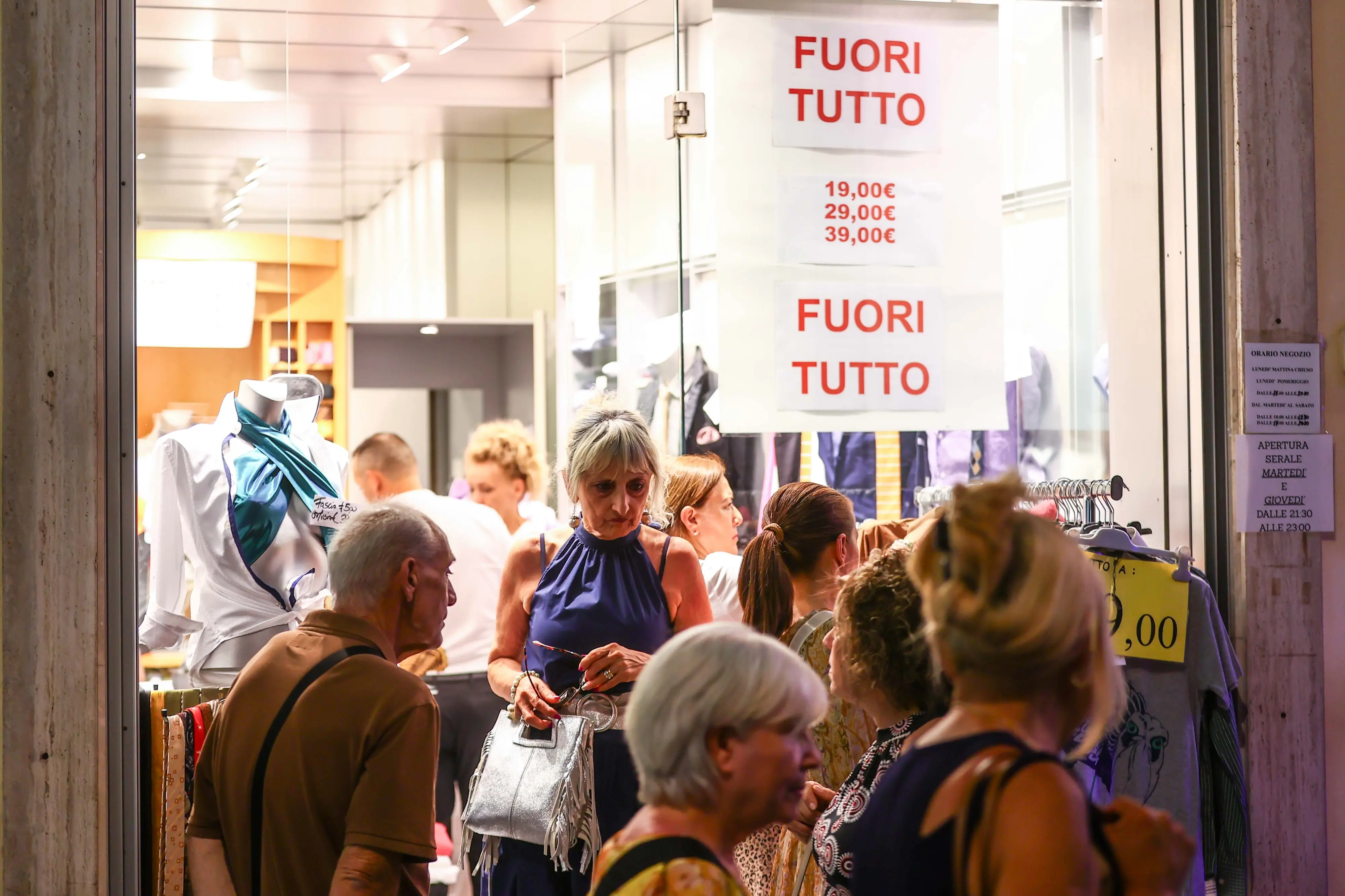 Saldi estivi 2025, partenza incoraggiante in Toscana. Ecco come evitare brutte sorprese
