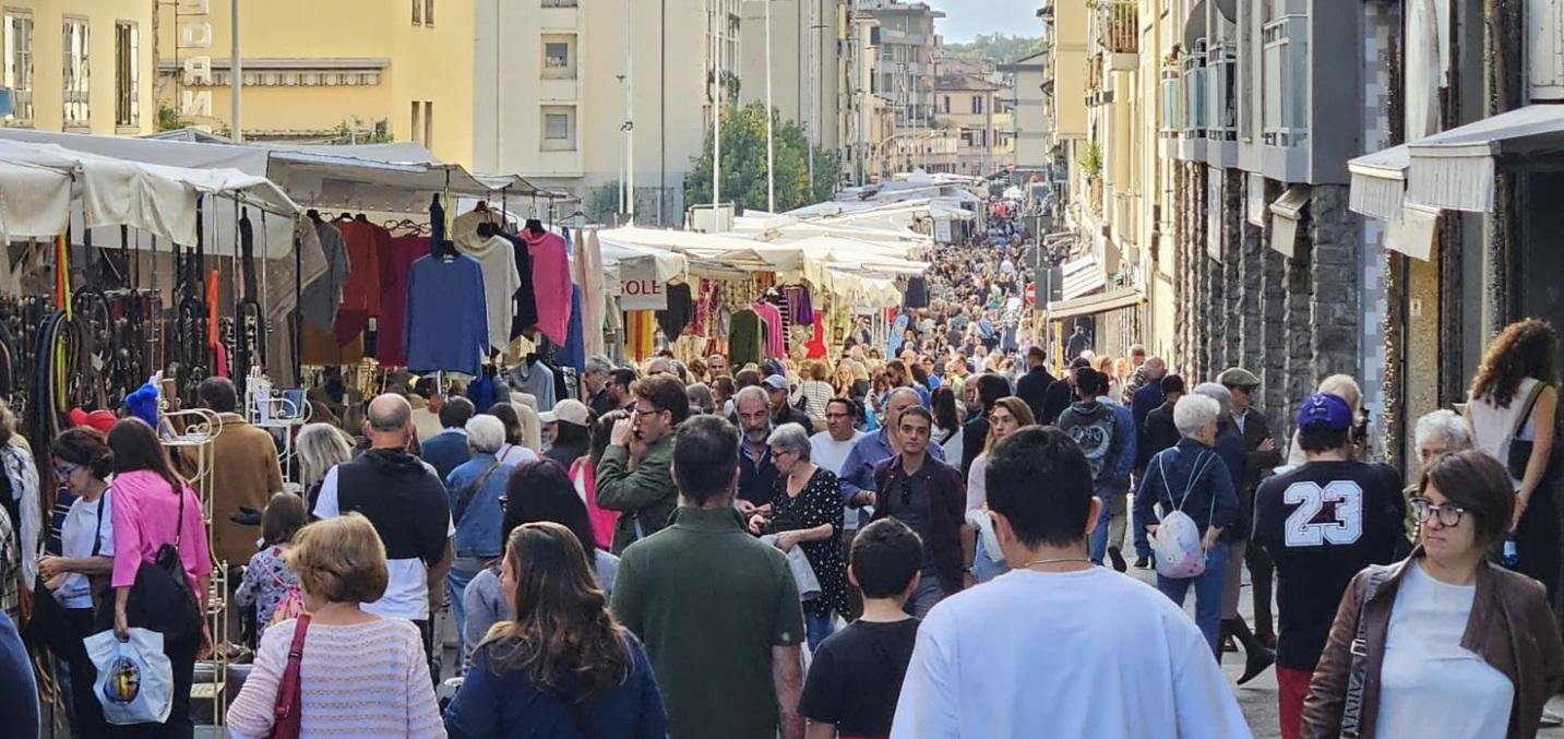 gli ambulanti di forte dei marmi a cortona