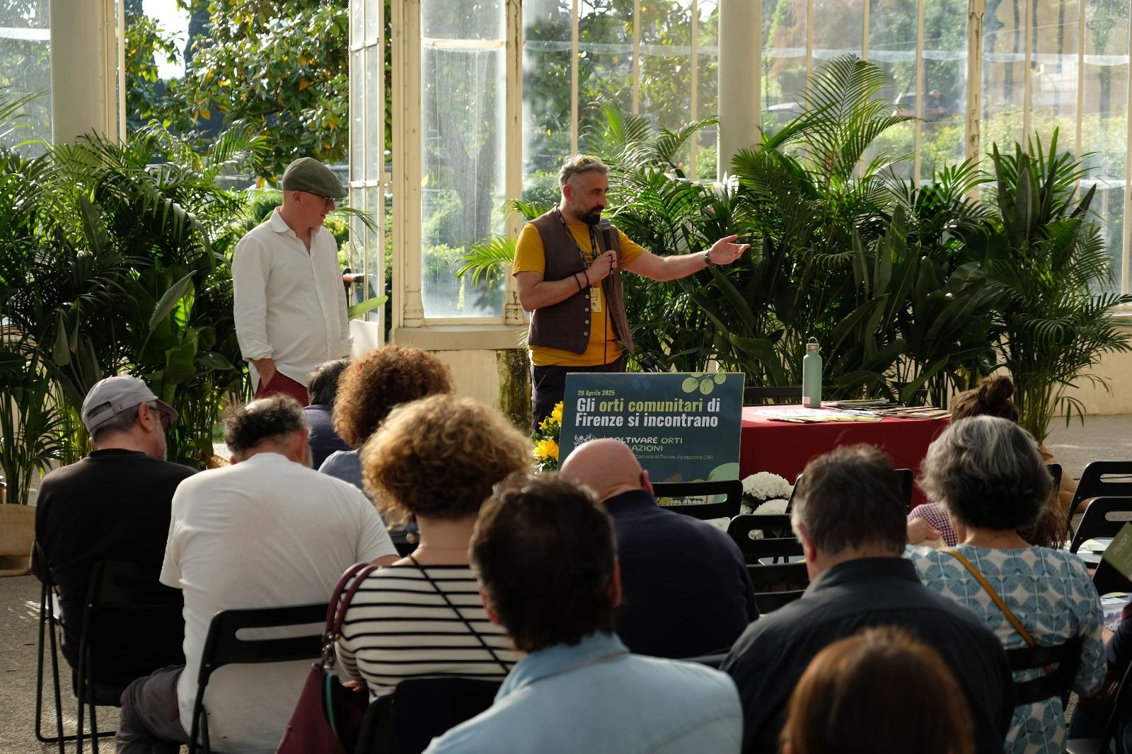 https://www.lanazione.it/image-service/view/acePublic/alias/contentid/YmQwZGU0M2MtZDJjNC00/0/il-dialogo-al-giardino-dell-orticoltura-a-firenze.jpeg