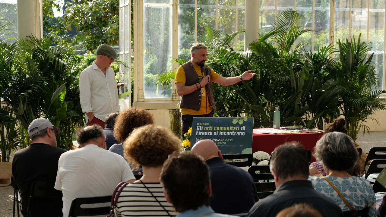 Il dialogo al giardino dell'orticoltura a Firenze Il dialogo al giardino dell'orticoltura a Firenze