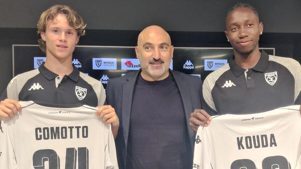 Da sinistra Christian Comotto, il direttore sportivo dello Spezia Stefano Melissano e Rachid Kouda