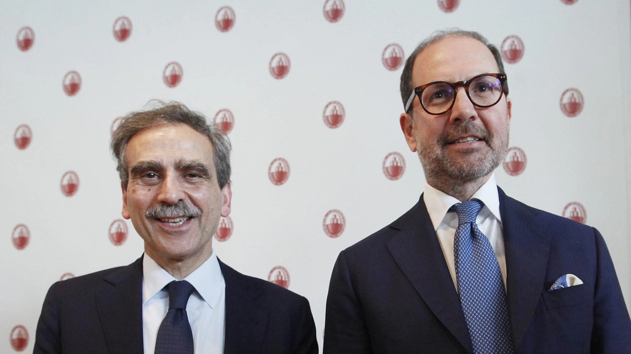L’amministratore delegato di Banca Monte dei Paschi, Luigi Lovaglio, con il presidente Nicola Maione L’amministratore delegato di Banca Monte dei Paschi, Luigi Lovaglio, con il presidente Nicola Maione
