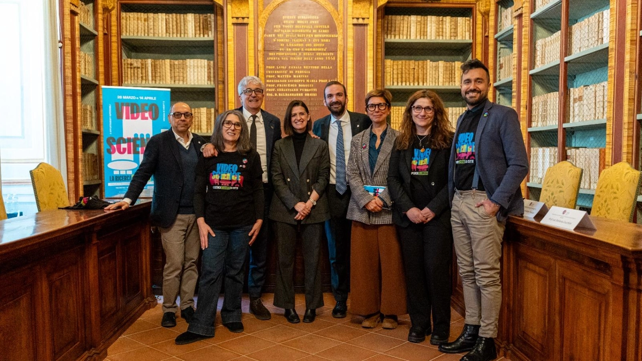 Presentato a palazzo Murena “VideoScience“, un progetto sperimentale promosso dall’Università Obiettivo, avvicinare la ricerca scientifica al grande pubblico, sfruttando la... Presentato a palazzo Murena “VideoScience“, un progetto sperimentale promosso dall’Università Obiettivo, avvicinare la ricerca scientifica al grande pubblico, sfruttando la...