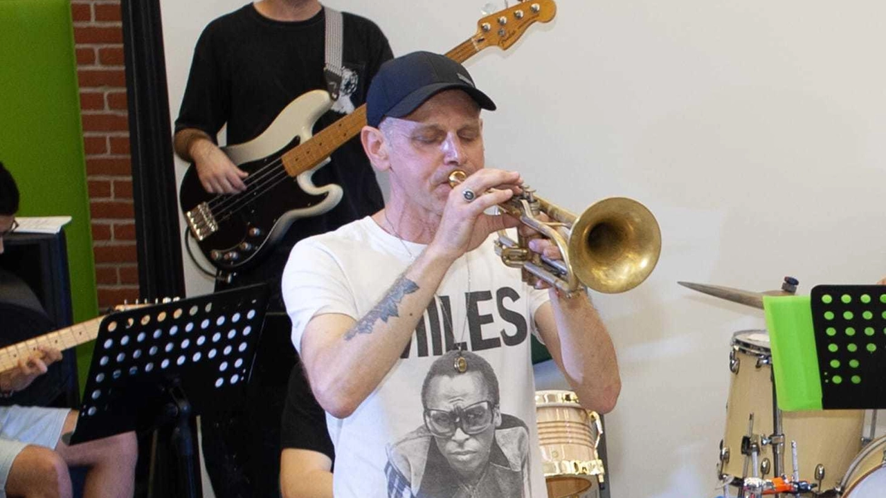 Al liceo musicale Cicognini-Rodari il trombettista jazz. Fabrizio Bosso Al liceo musicale Cicognini-Rodari il trombettista jazz. Fabrizio Bosso