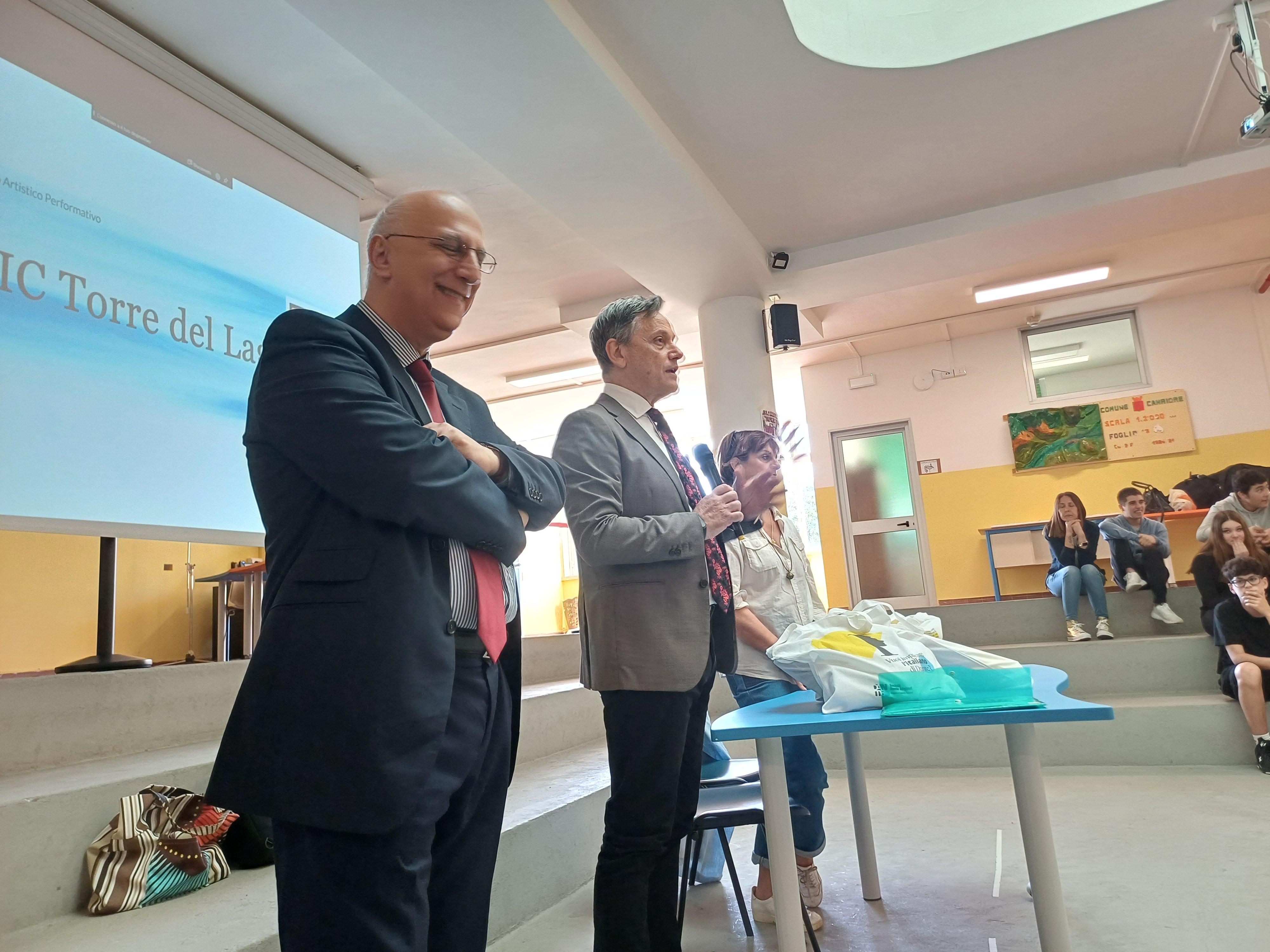 Premio Letterario Camaiore. Nelle scuole i giovani talenti della poesia Premio Letterario Camaiore. Nelle scuole i giovani talenti della poesia